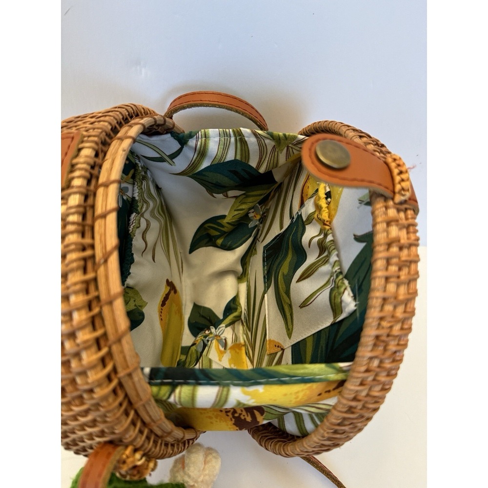 Round Woven Basket‎ Crossbody Lined Hinged Purse Snap Closure Inner Pockets - Picture 5 of 6